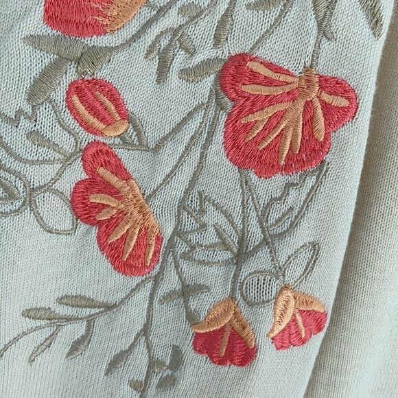 Anna Rose Sz M Sweater NWT Clasp On Front - Picture 5 of 13